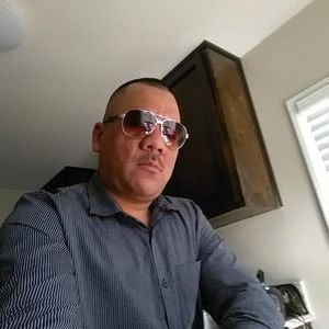 Meet your Posher, Luis